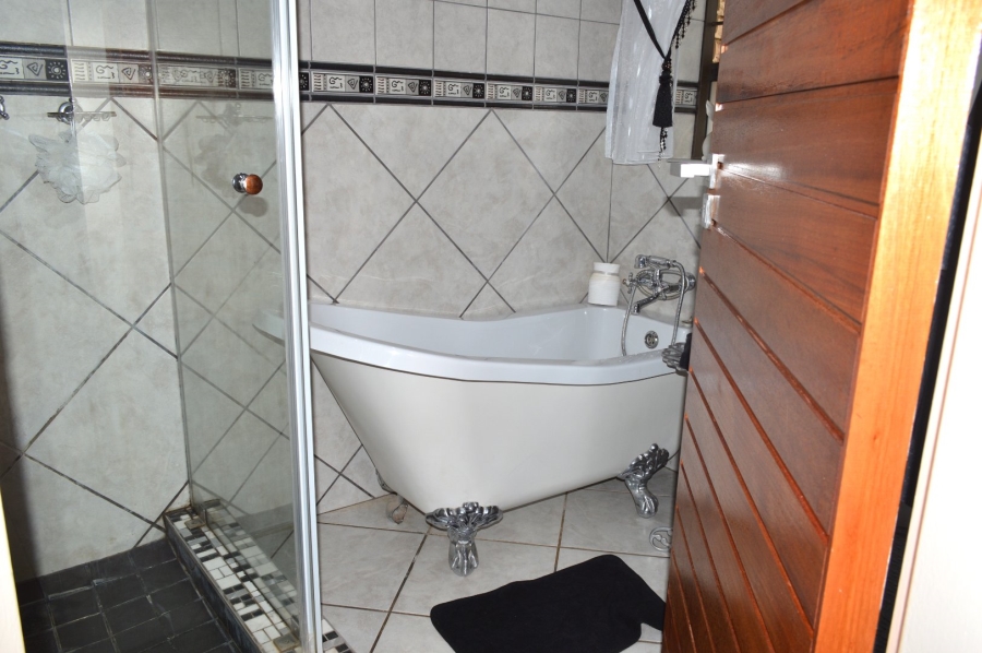 4 Bedroom Property for Sale in Doringkruin North West